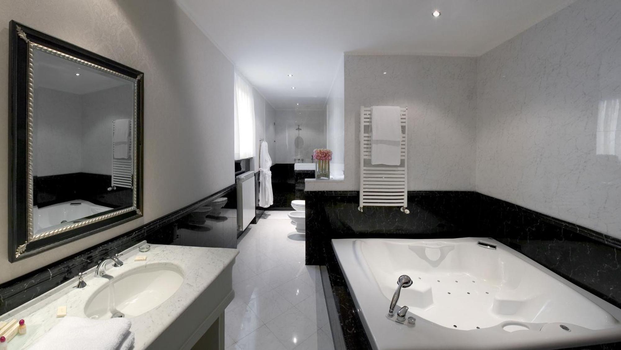 Hotel Maxim Peschiera Borromeo Esterno foto