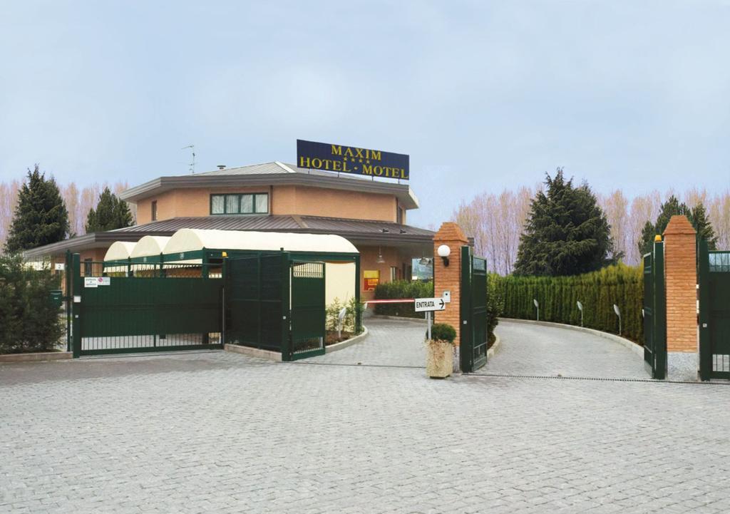 Hotel Maxim Peschiera Borromeo Esterno foto