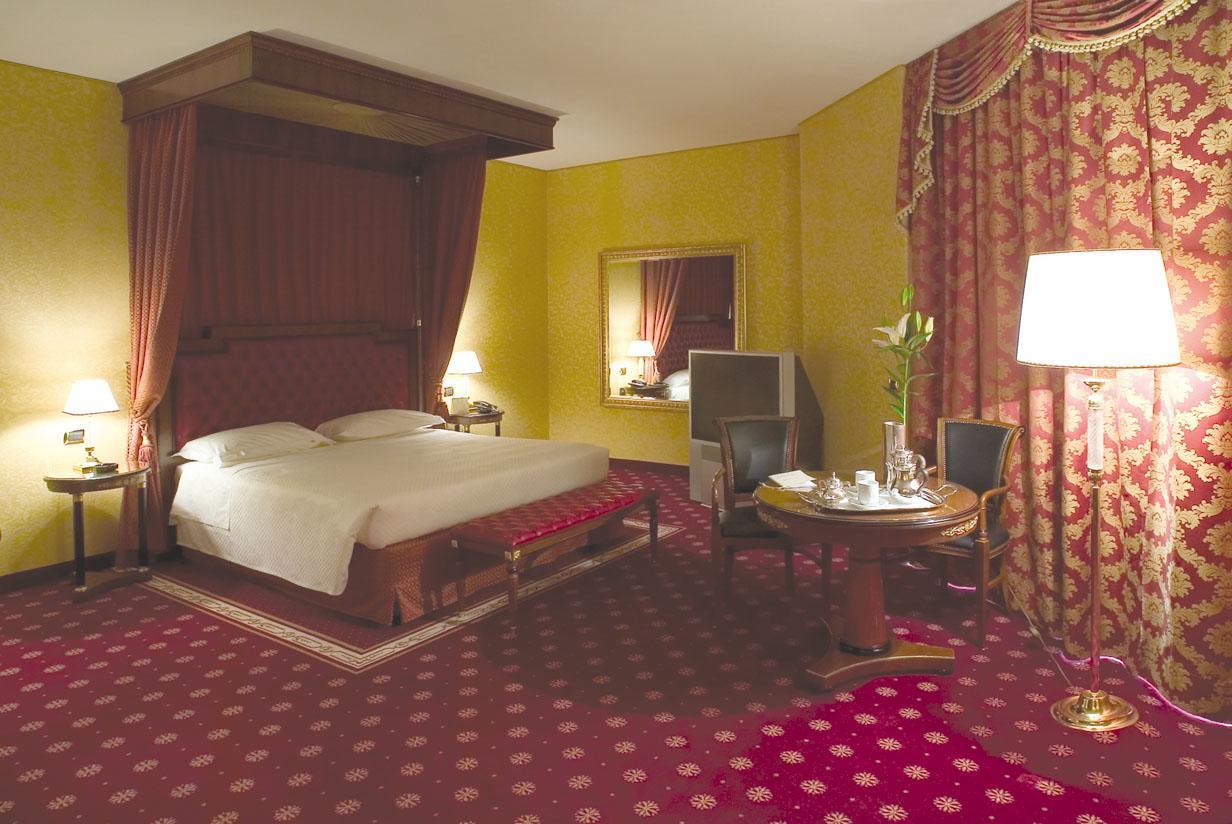 Hotel Maxim Peschiera Borromeo Esterno foto