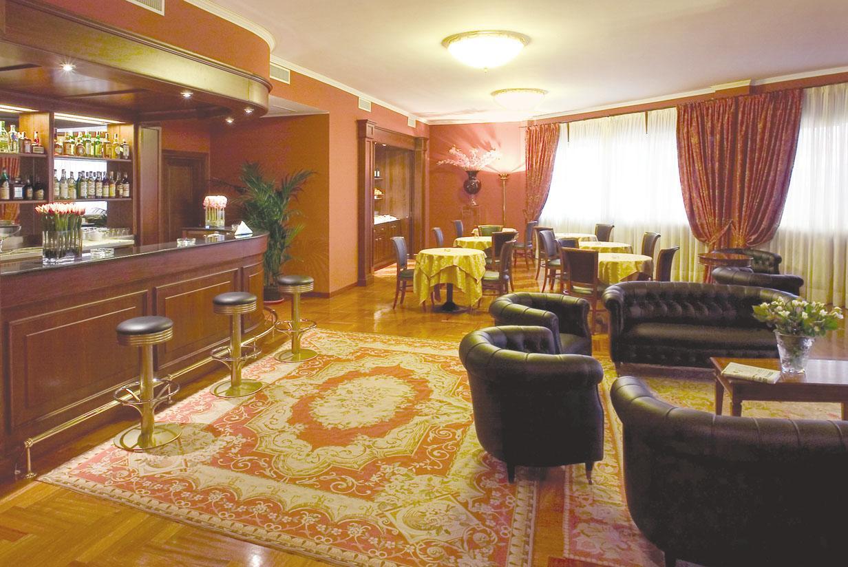Hotel Maxim Peschiera Borromeo Esterno foto